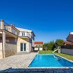 Apartamento Oasis Jadreski Pool *