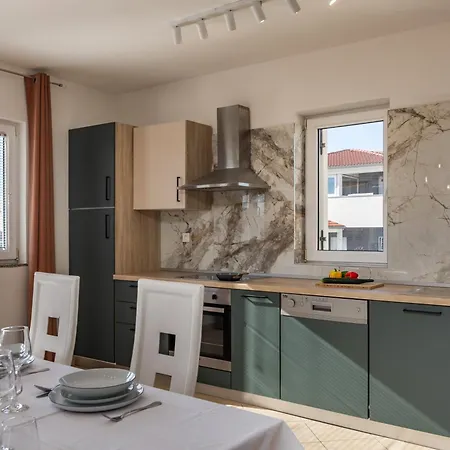 Oasis Jadreski Pool Appartement