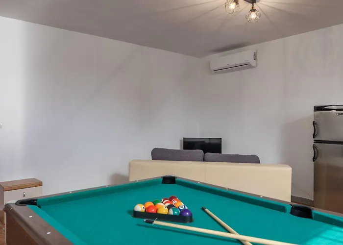 Oasis Jadreski Pool דירה *