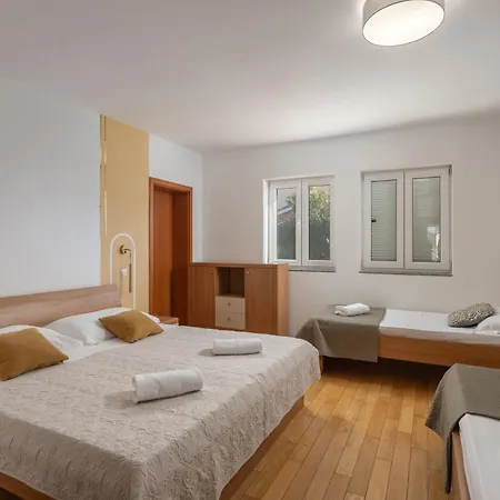 Oasis Jadreski Pool Appartement