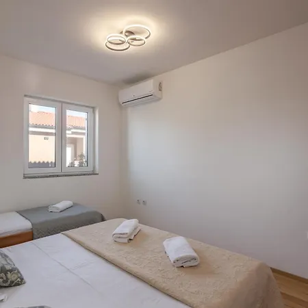 Oasis Jadreski Pool Appartement