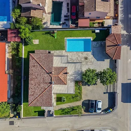 Oasis Jadreski Pool * Pula